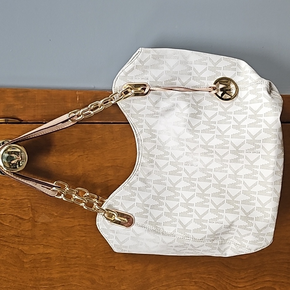 Michael Kors Pursue